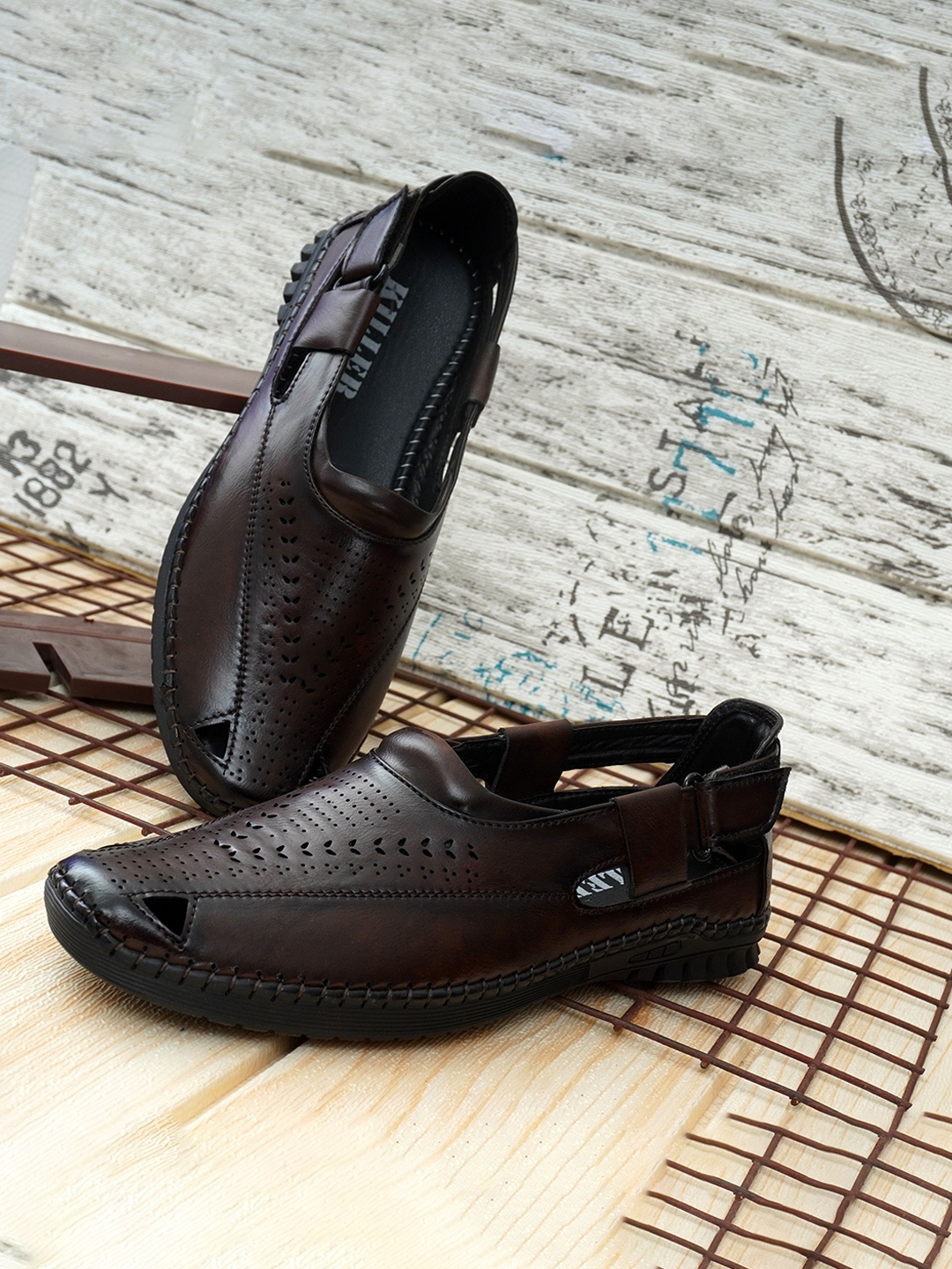 

Killer Men Textured Comfort Sandal, Brown