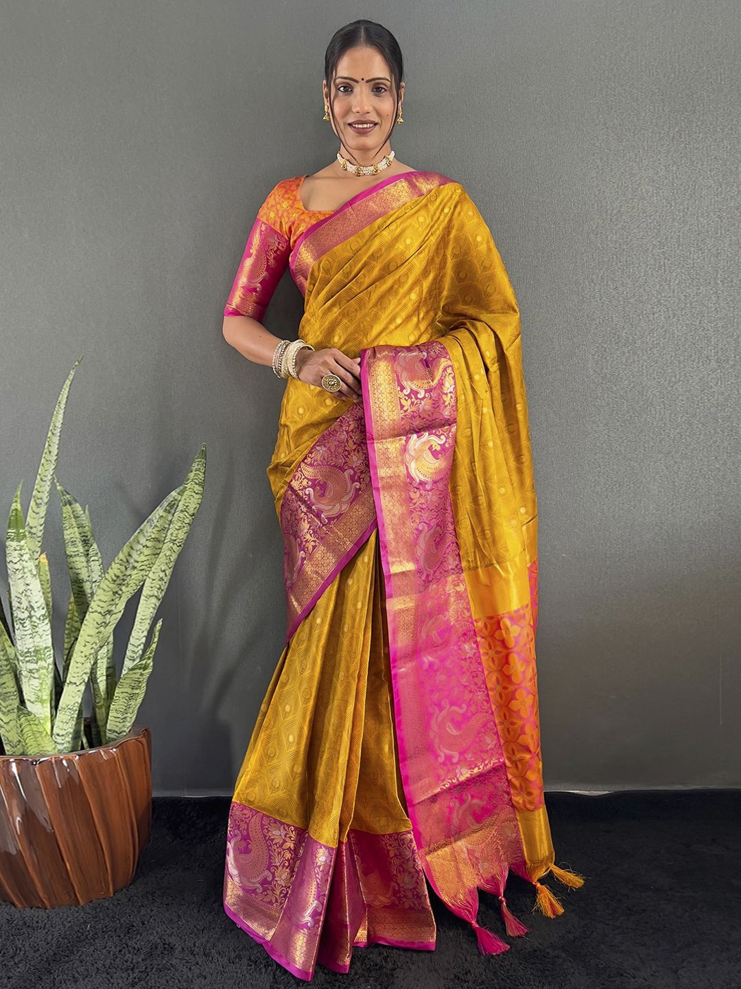 

LeeliPeeri Designer Woven Design Zari Silk Cotton Saree, Yellow