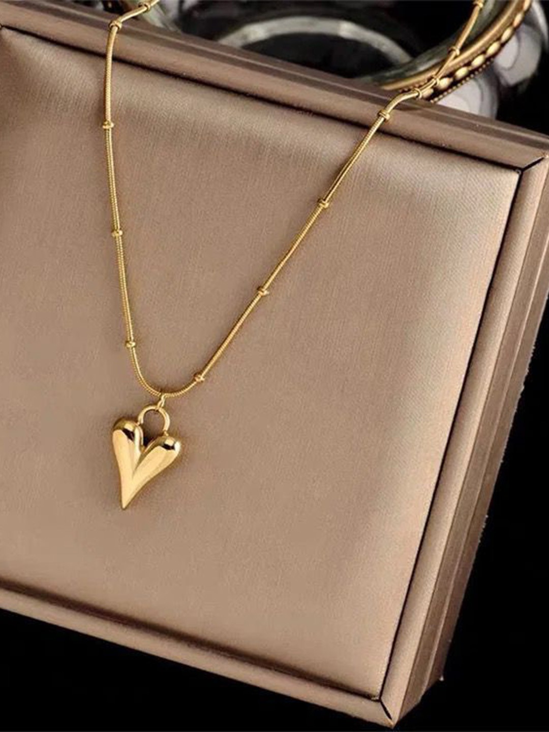 

DressBerry 18K Gold-Plated Stainless Steel Heart Shaped Pendant With Chain