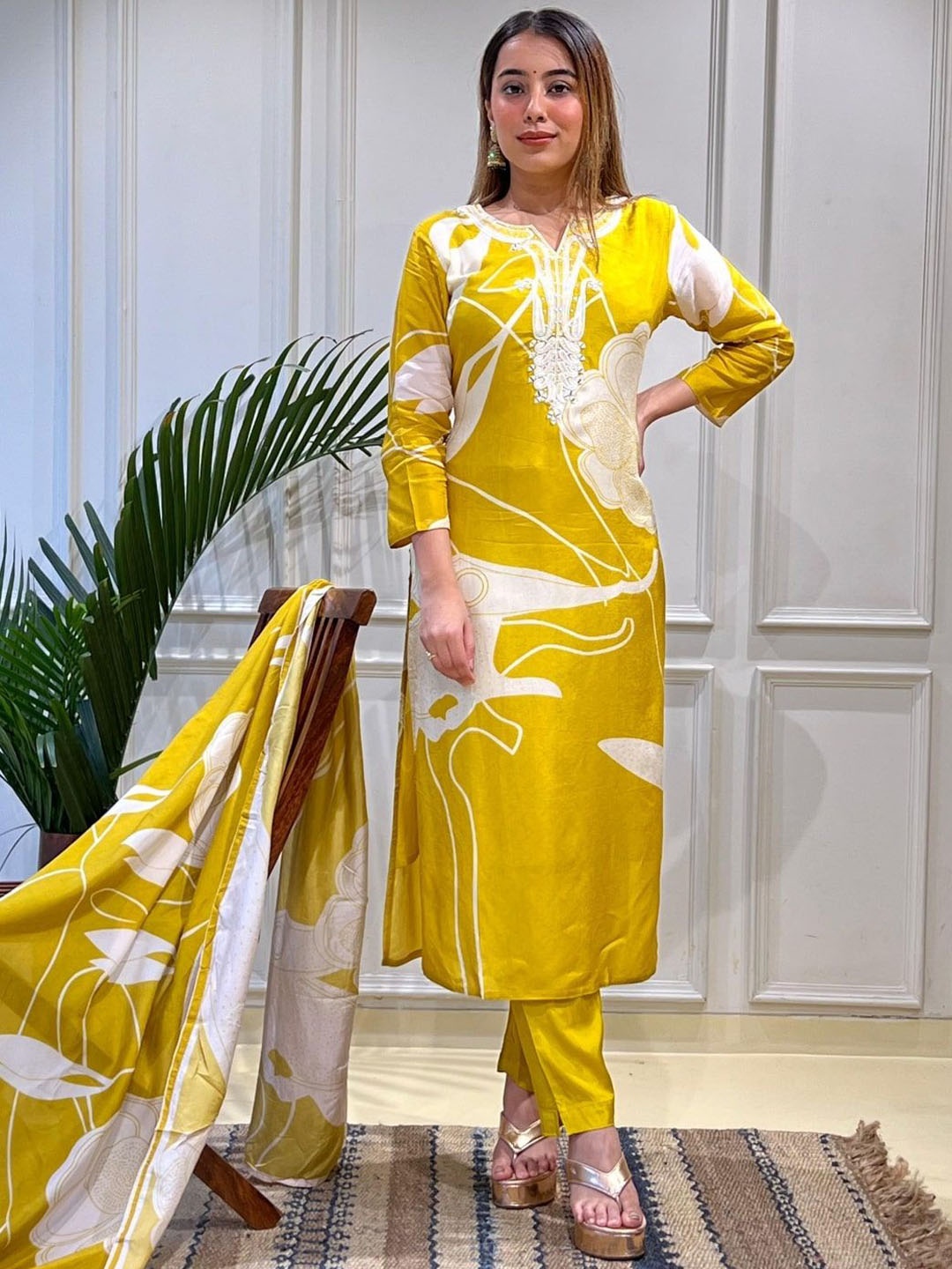 

Sindh Fashion Women Floral Printed Regular Kurta with Trousers & With Dupatta, Yellow