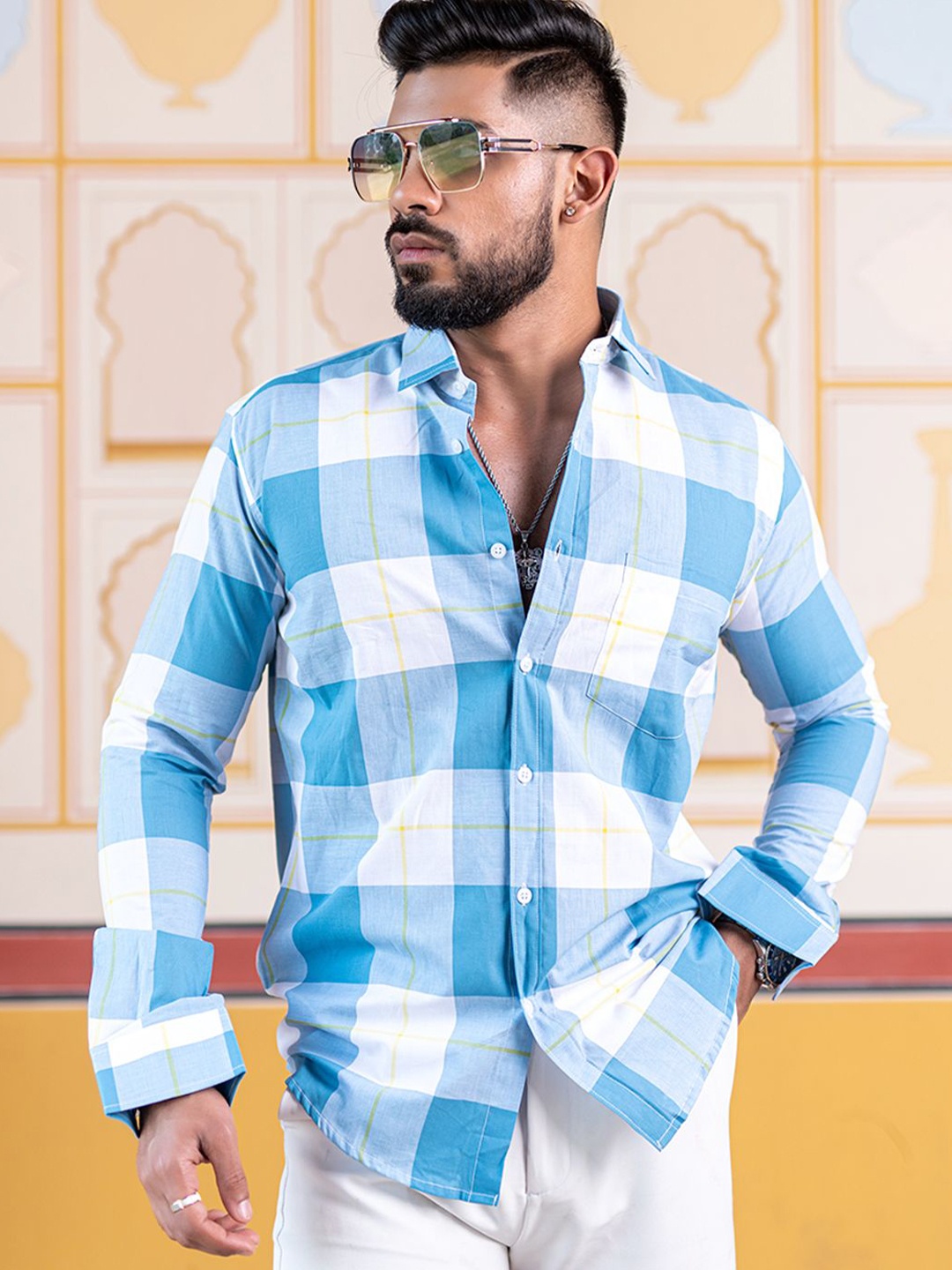 

Tistabene Men Opaque Checked Casual Shirt, Blue
