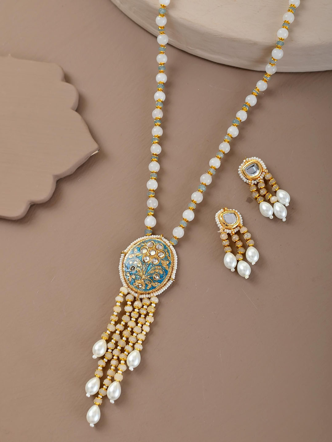 

STYYO Gold-Plated Kundan-Studded And Artificial Beaded Jewellery Set