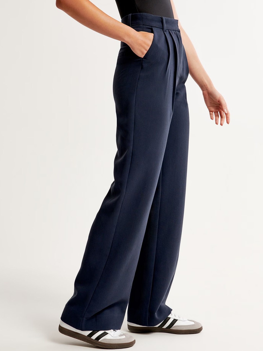 

FNOCKS Women Comfort Flared High-Rise Trousers, Navy blue