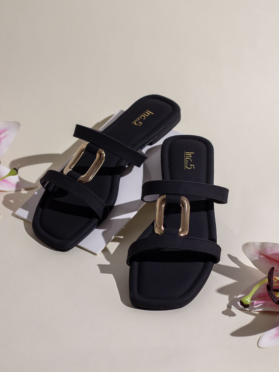 

Inc 5 Women Open Toe Flats with Buckles, Black