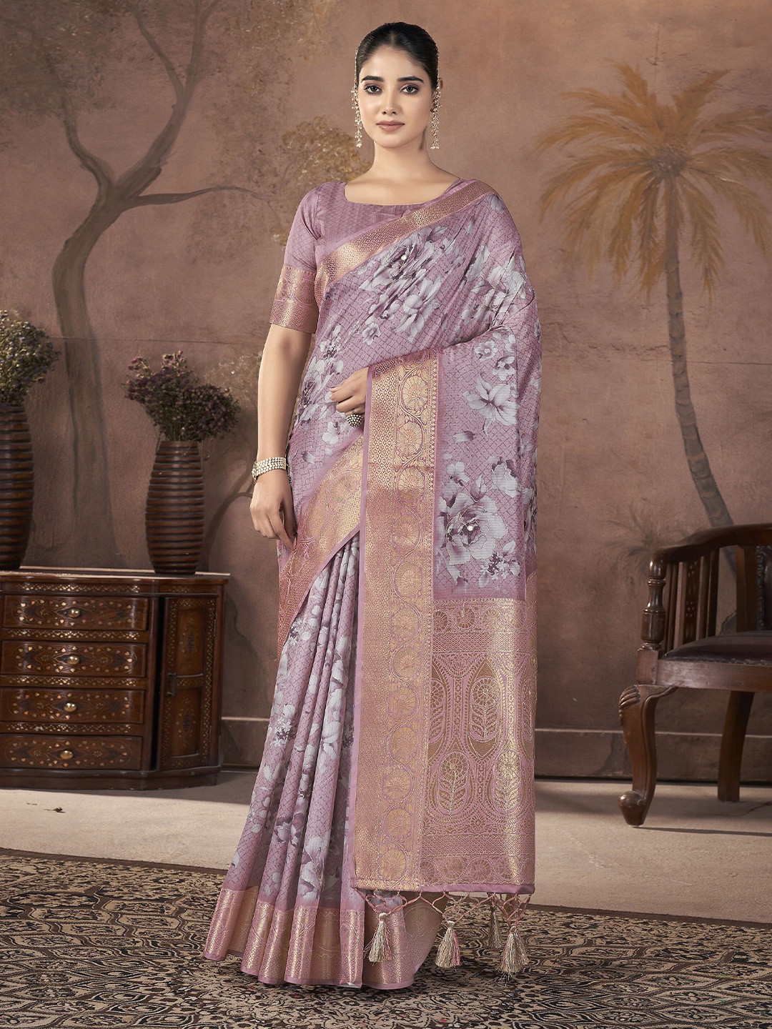 

Ethnielle Floral Zari Pure Silk Banarasi Saree, Pink
