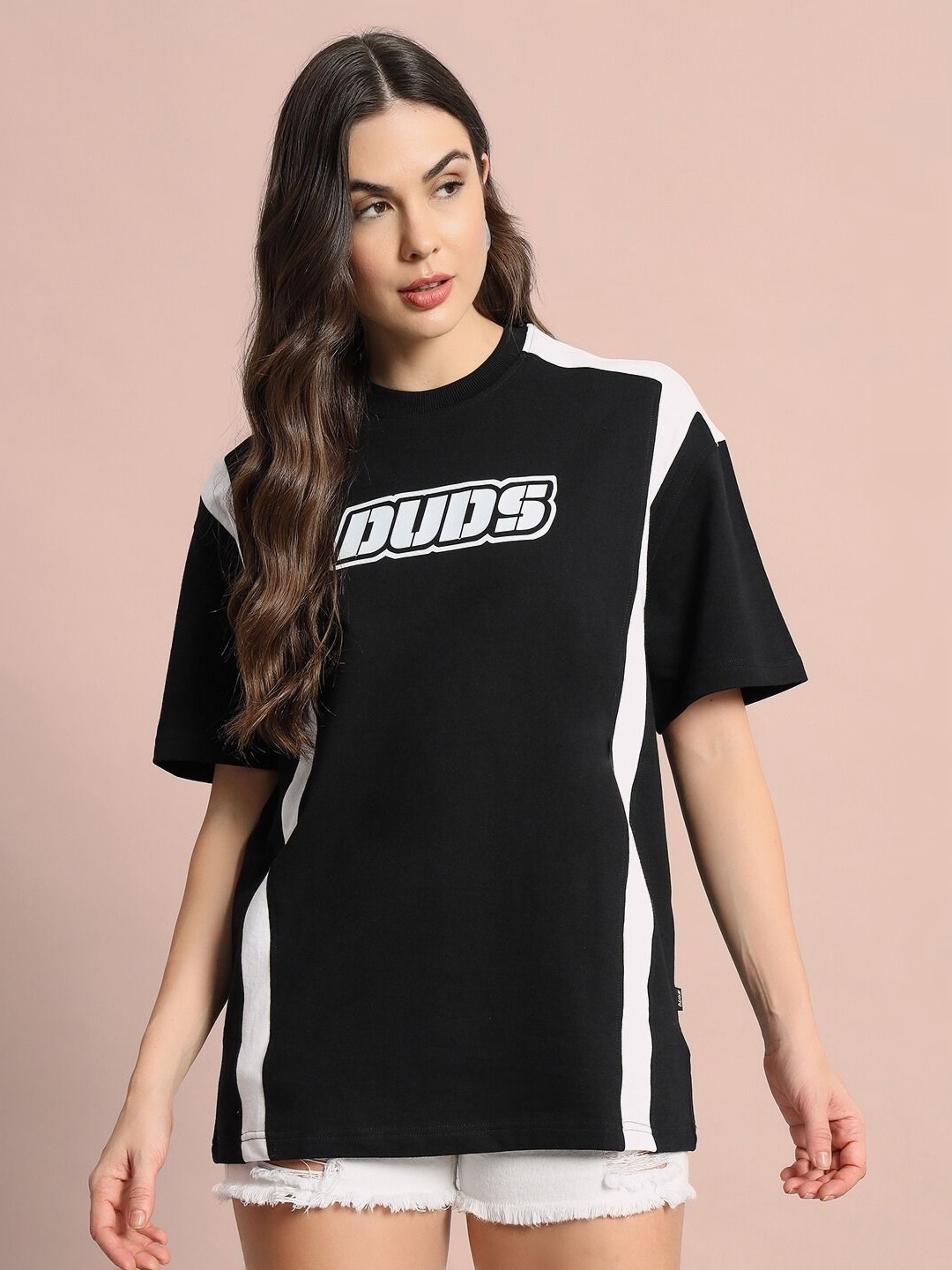 

WEARDUDS Women Monochrome Applique T-shirt, Black