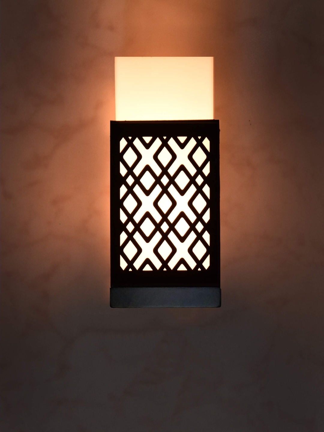 

Gojeeva Black & White Textured Wooden Square Shaped Wall Lamp