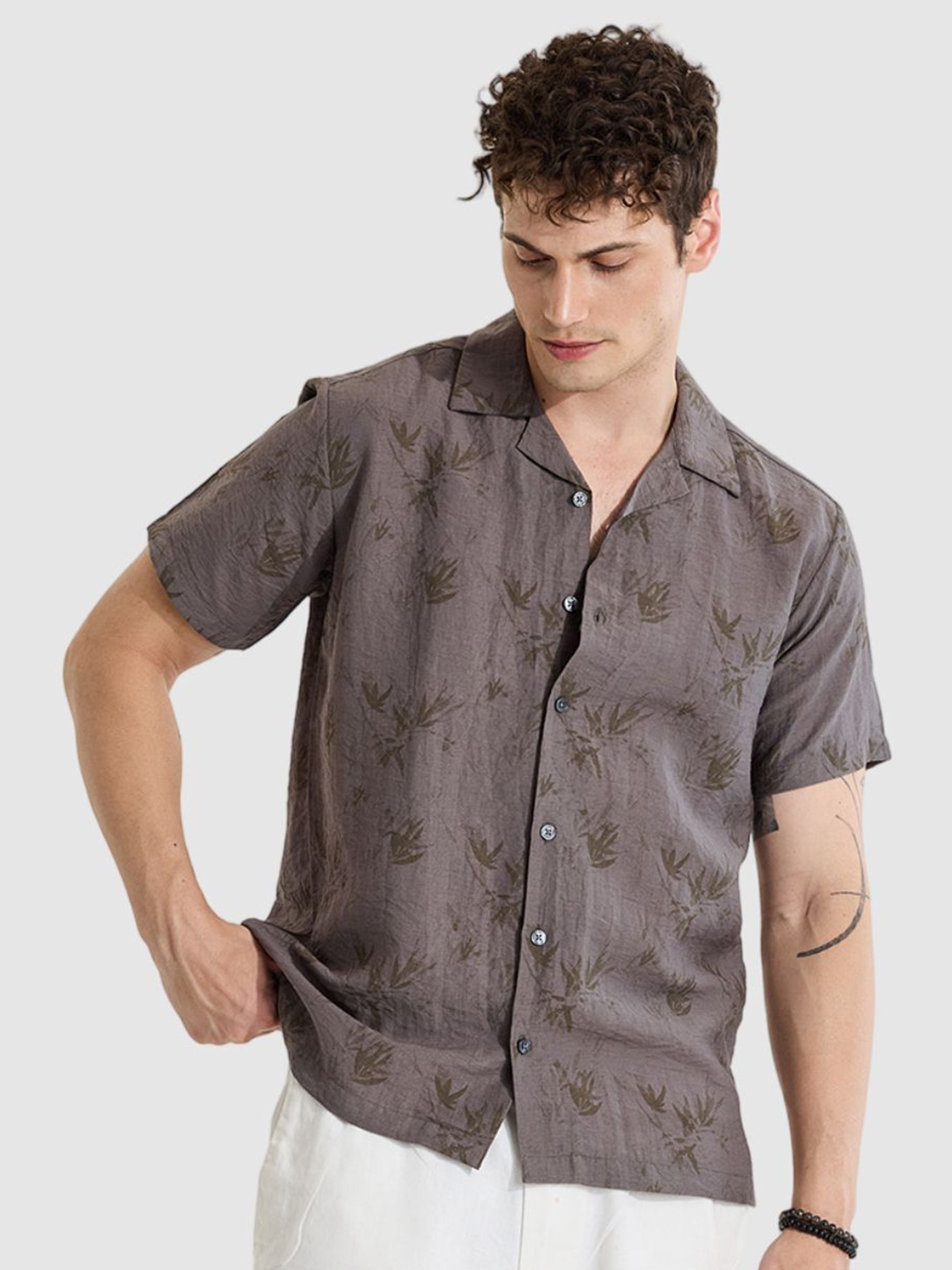 

Snitch Men Relaxed Boxy Floral Opaque Printed Casual Shirt, Grey