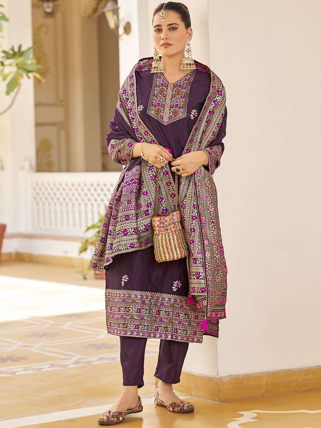 

HRITIKA Women Floral Regular Kurta with Trousers & With Dupatta, Purple
