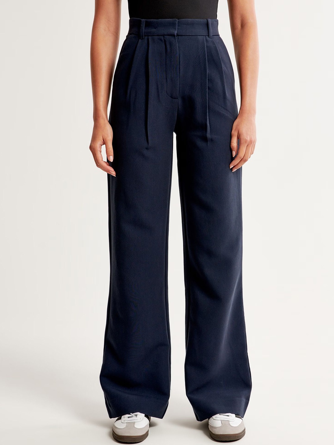

FNOCKS Women Ultra Tapered Fit High-Rise Pleated Trousers, Navy blue