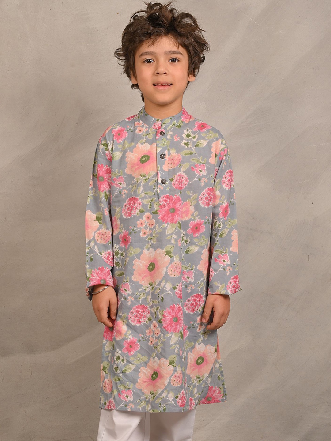 

Anthrilo Boys Floral Printed Mandarin Collar Pure Cotton Straight Kurta, Grey