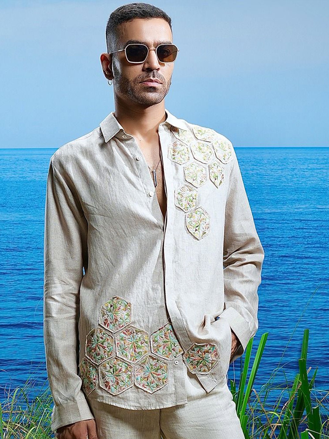 

ASUKA Men Floral Opaque Printed Casual Shirt, White