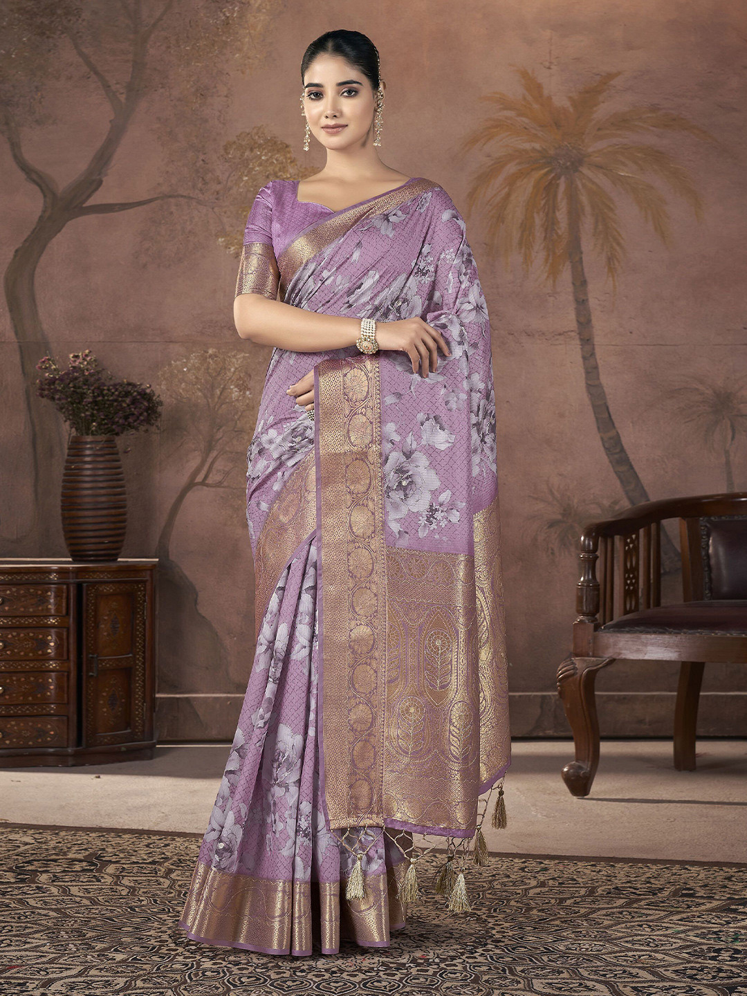 

Ethnielle Floral Zari Pure Silk Banarasi Saree, Purple