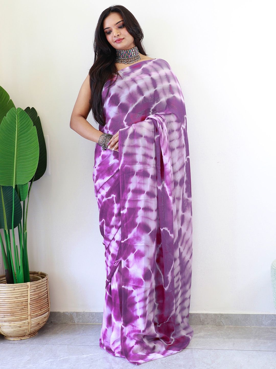 

Anouk Rustic Tie and Dye Poly Georgette Saree, Magenta