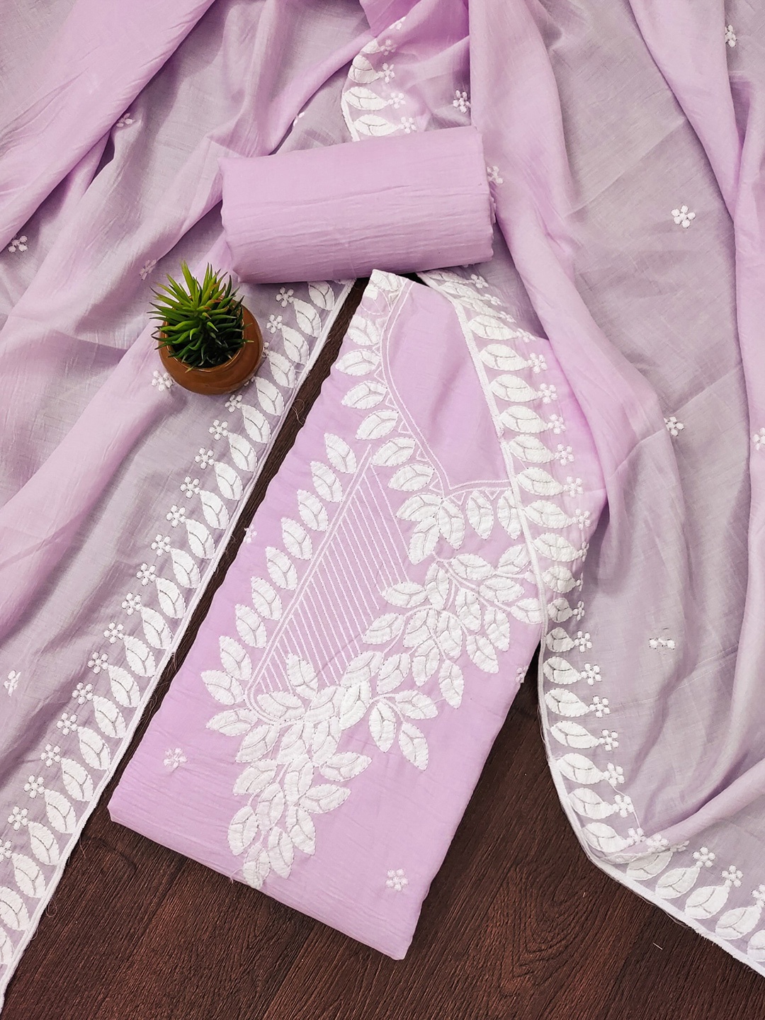 

Rangtulika Floral Embroidered Thread Work Unstitched Dress Material, Lavender