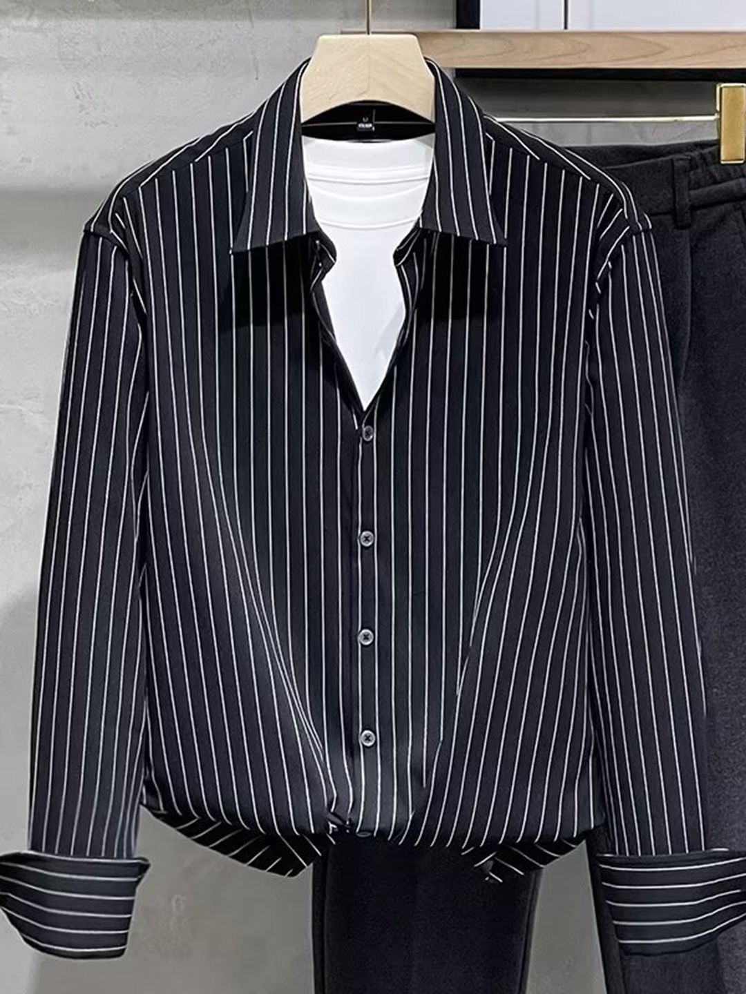 

HERE&NOW Men Opaque Striped Casual Shirt, Black