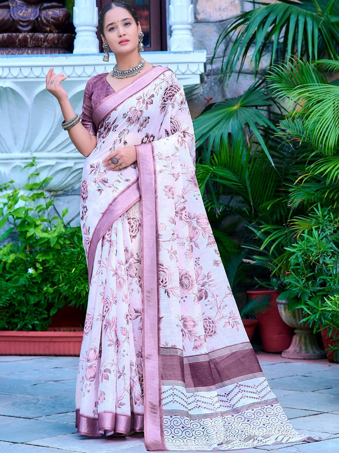 

Quelea Floral Zari Linen Blend Khadi Saree, White