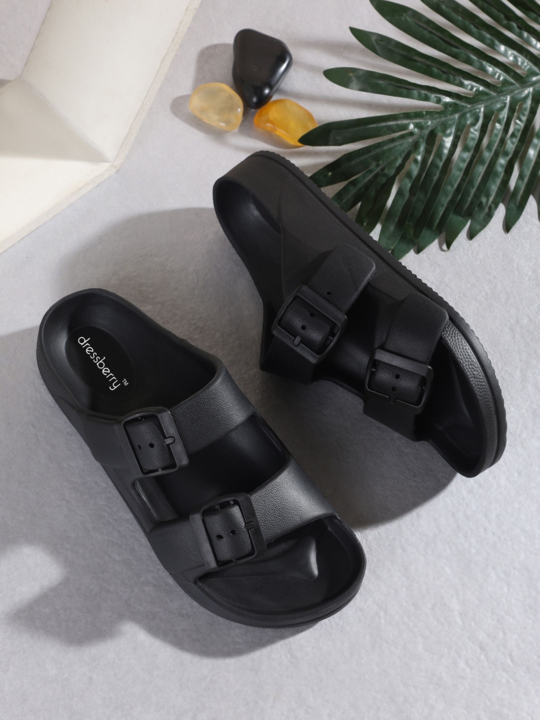 

DressBerry Women Rubber Sliders, Black
