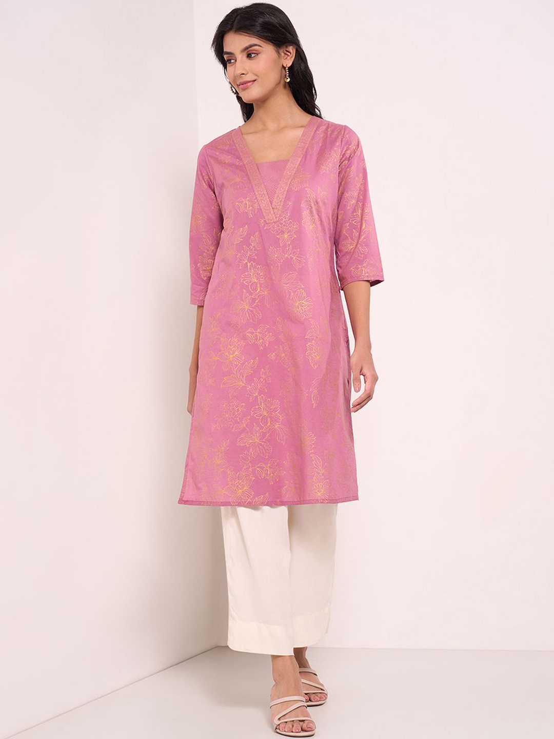 

RANGMANCH BY PANTALOONS Printed V-Neck Cotton Straight Kurta, Pink