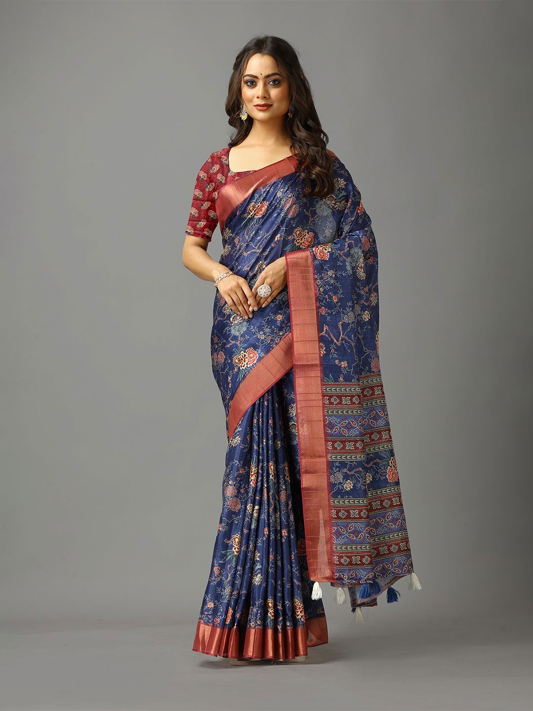 

VIRENDRA TEXTILES Floral Zari Saree, Blue
