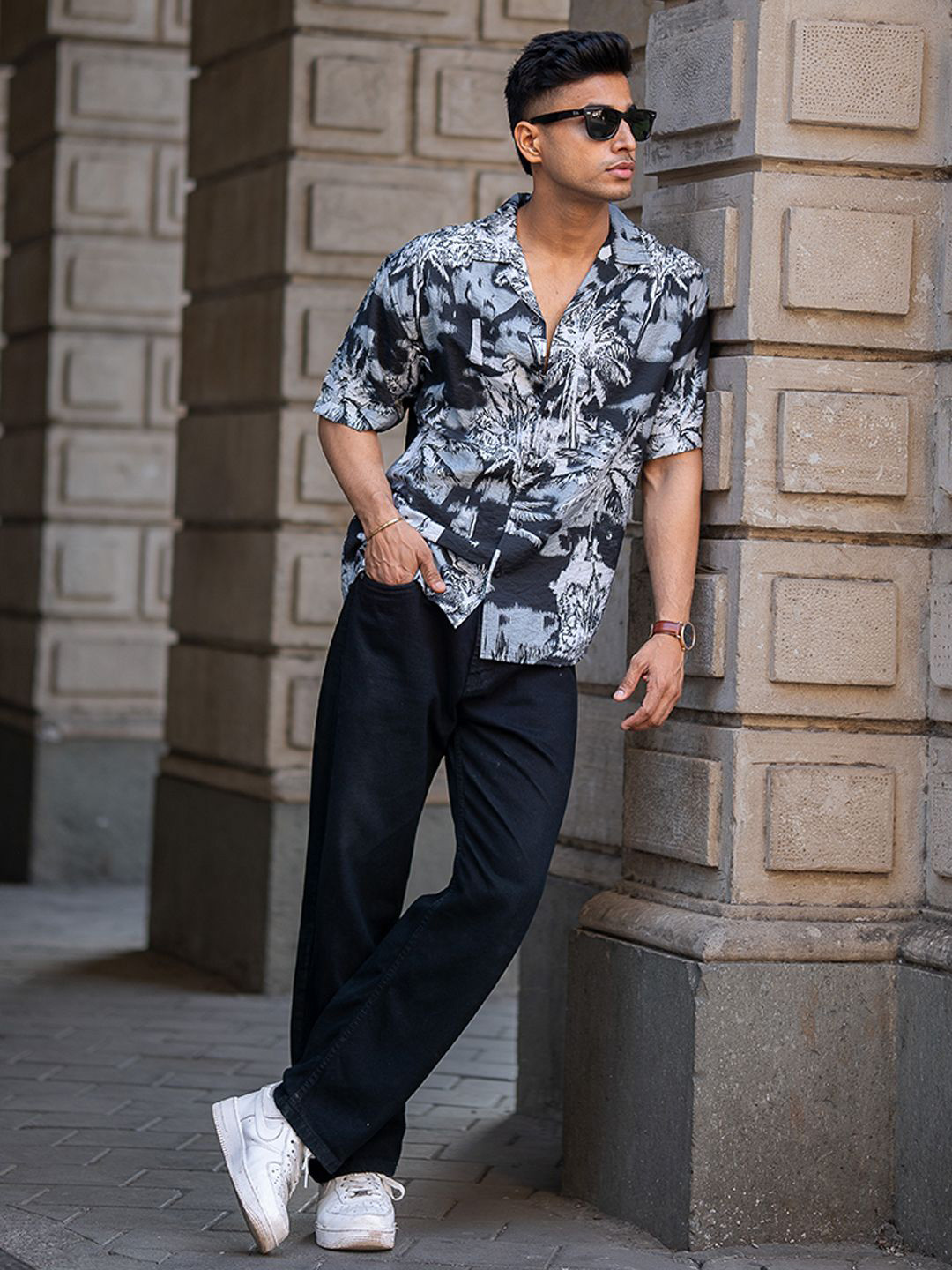 

Powerlook Men Floral Opaque Printed Casual Shirt, Black