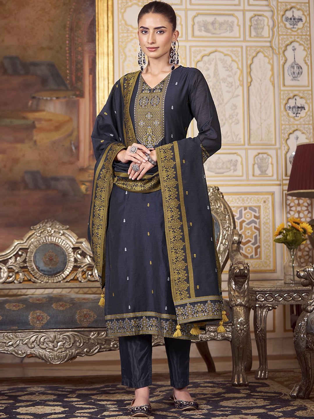 

HRITIKA Women Floral Regular Kurta with Trousers & With Dupatta, Navy blue