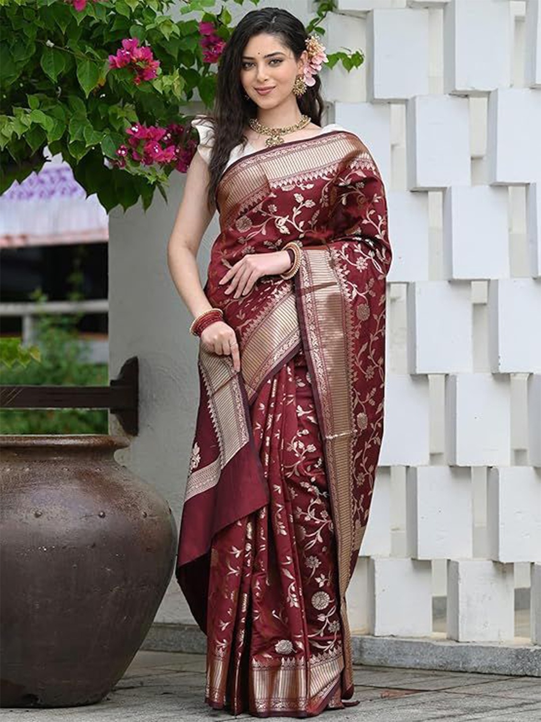 

SAADHVI Woven Design Pure Silk Kanjeevaram Saree, Maroon