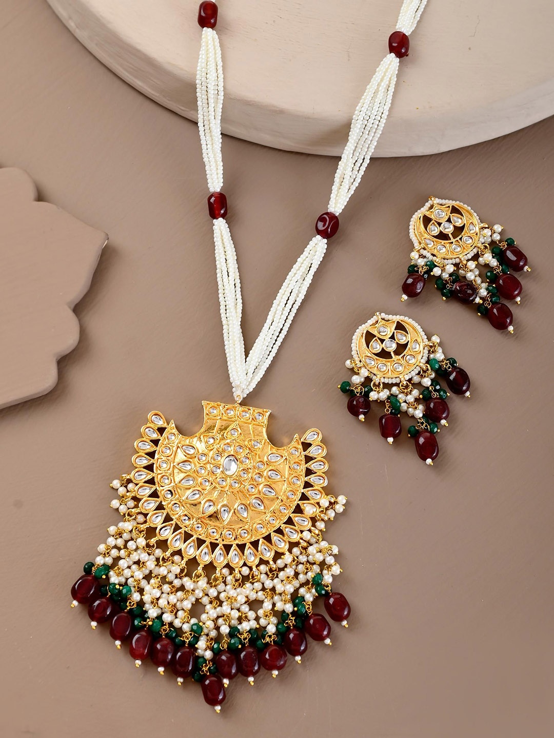 

STYYO Gold-Plated Kundan-Studded And Artificial Beaded Jewellery Set