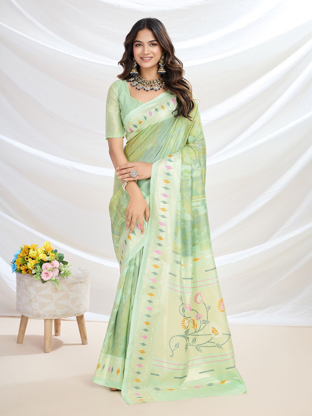 

Ishin Woven Design Zari Silk Blend Saree, Green