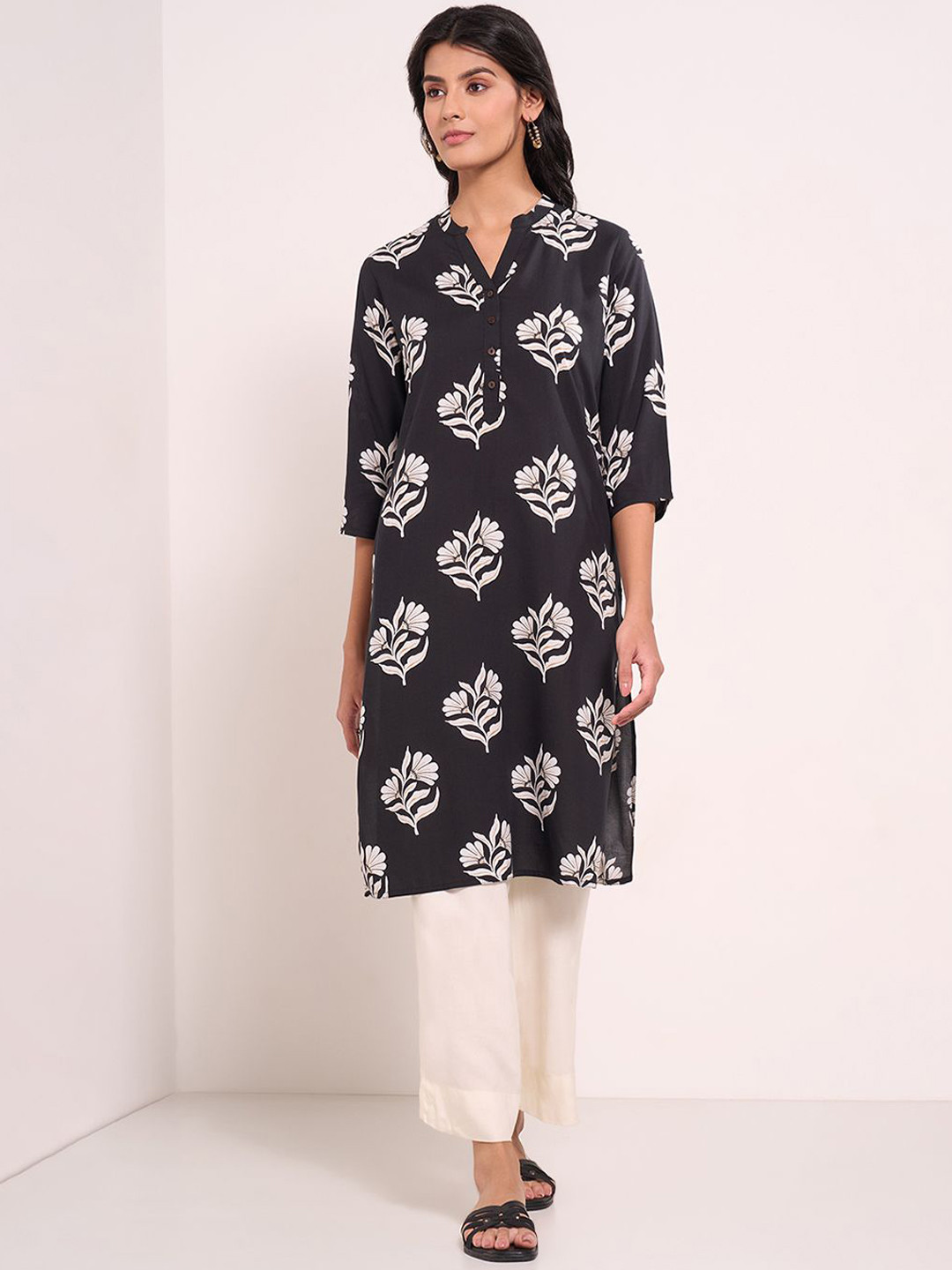 

RANGMANCH BY PANTALOONS Floral Printed Mandarin Collar A-Line Kurta, Black