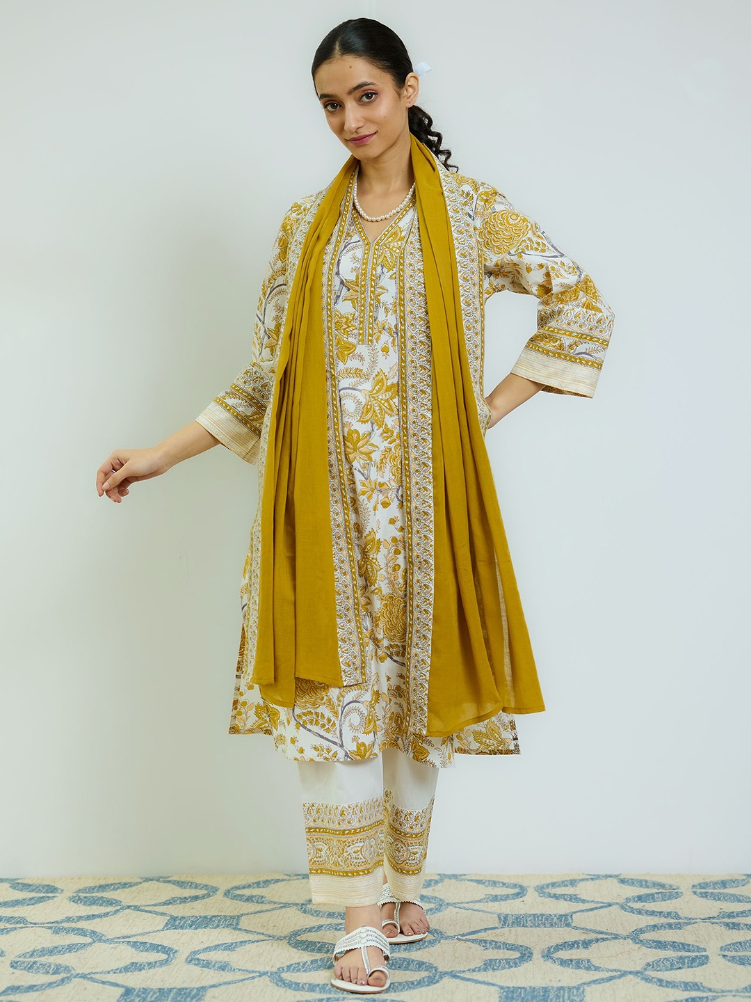 

Rustorange Women Floral Printed Regular Pure Cotton Kurta with Palazzos & With Dupatta, Yellow