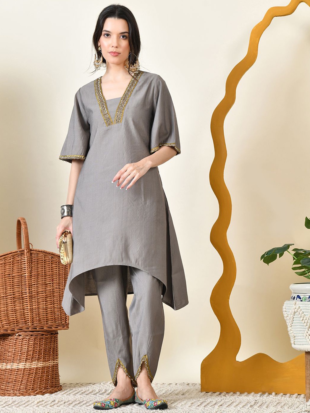 

KALINI Ethnic Motifs Yoke Design Zari V Neck A-Line Kurta With Dhoti Pants, Grey