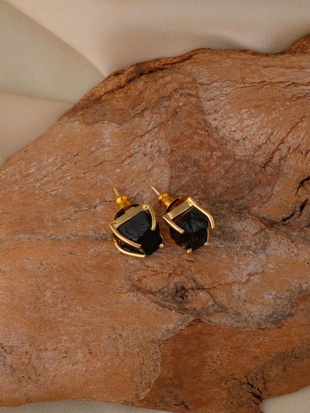 

TOTAPARI Gold-Plated Onyx Square Shaped Studs, Black