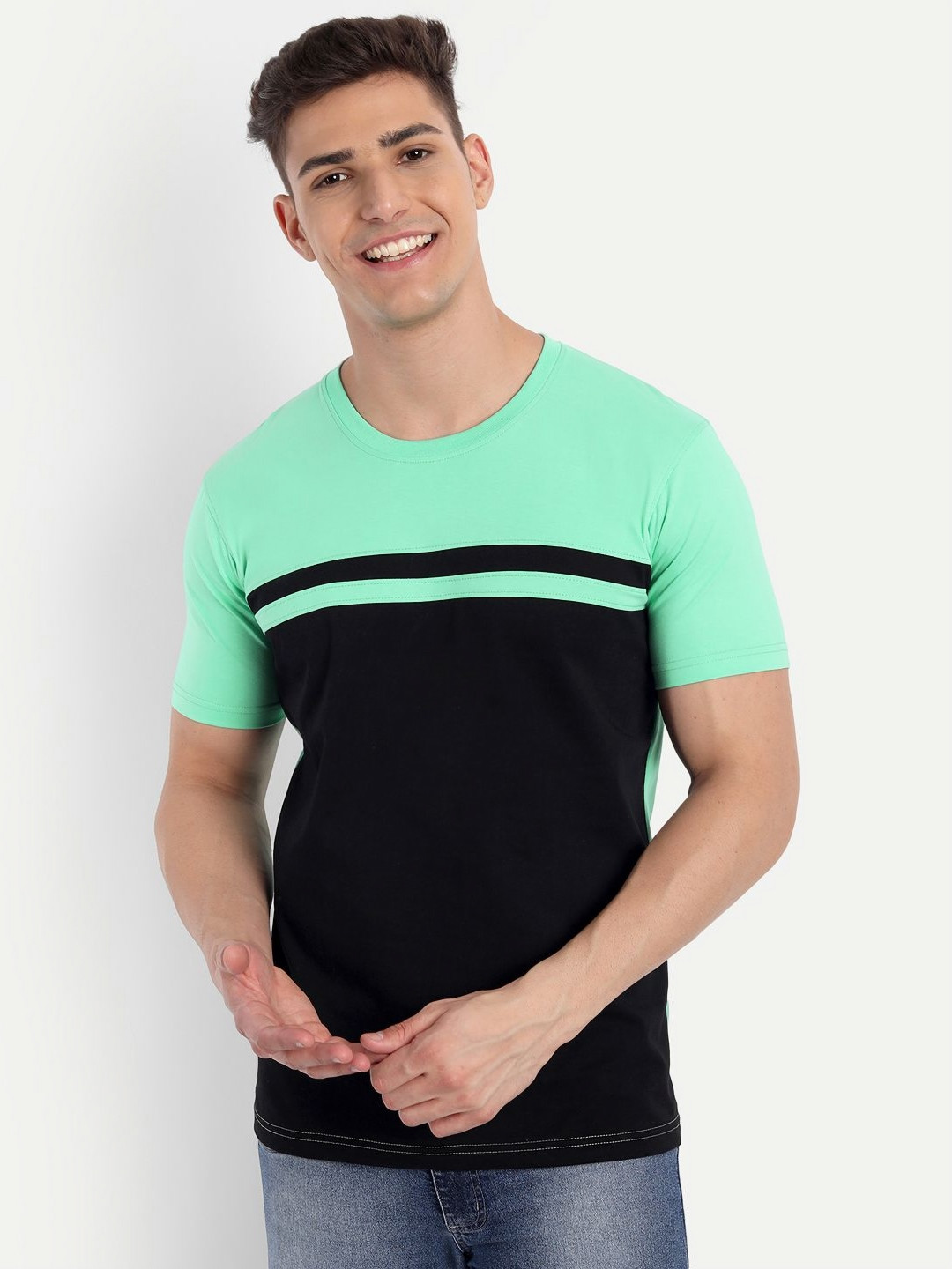 

Metronaut Men Colourblocked T-shirt, Green