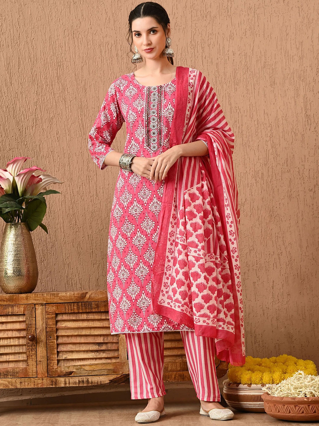 

Anouk Women Floral Printed Regular Kurta with Trousers & With Dupatta, Pink