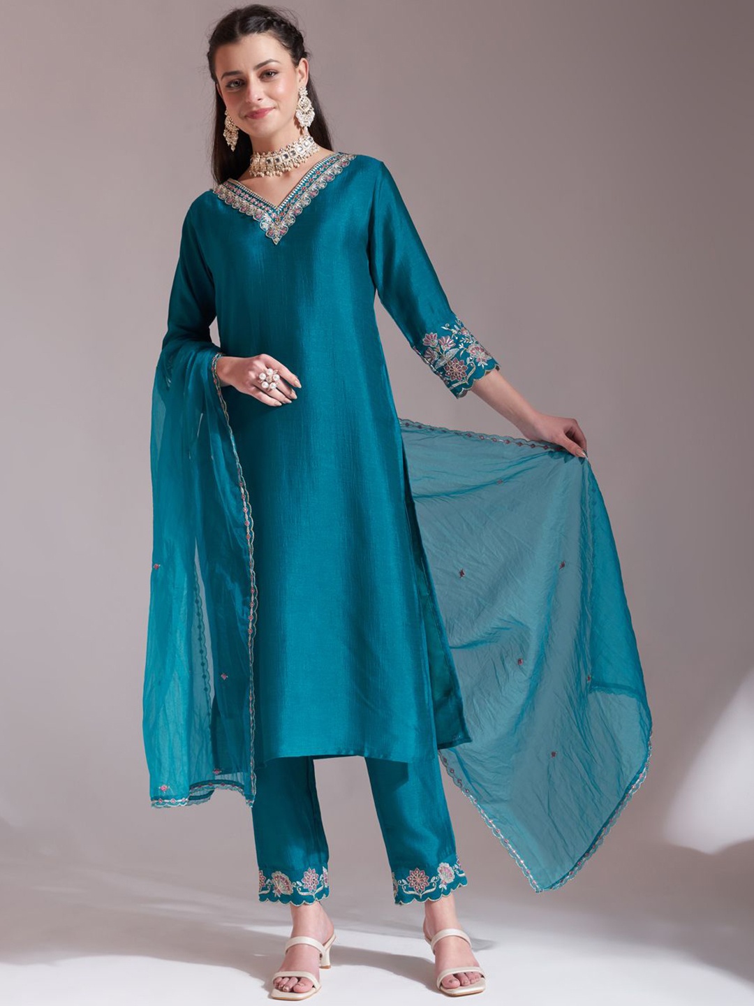 

Yufta Women Embroidered Regular Chikankari Kurta with Trousers & With Dupatta, Teal