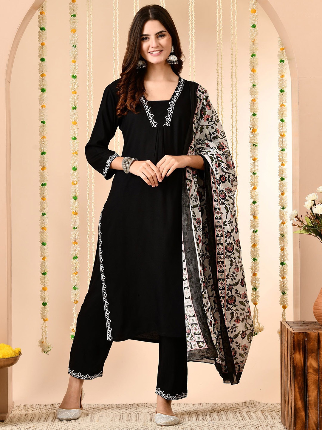 

Anouk Women Regular Kurta with Trousers & With Dupatta, Black