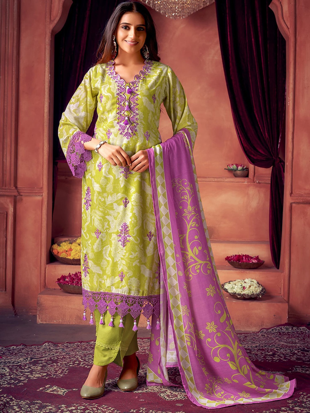 

AUTUMN LANE Women Floral Embroidered Regular Thread Work Pure Cotton Kurta with Trousers & With Dupatta, Green