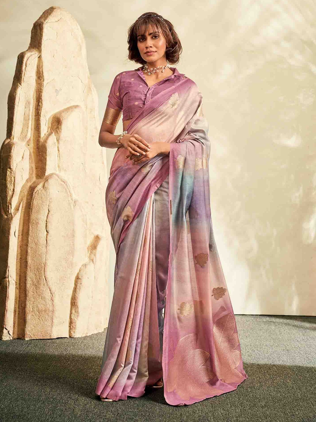 

Mitera Woven Design Zari Silk Blend Saree, Pink