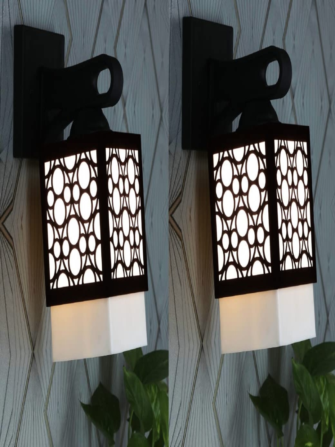 

Gojeeva Black & White 2 Pieces Textured Wooden Square Shaped Wall Lamp