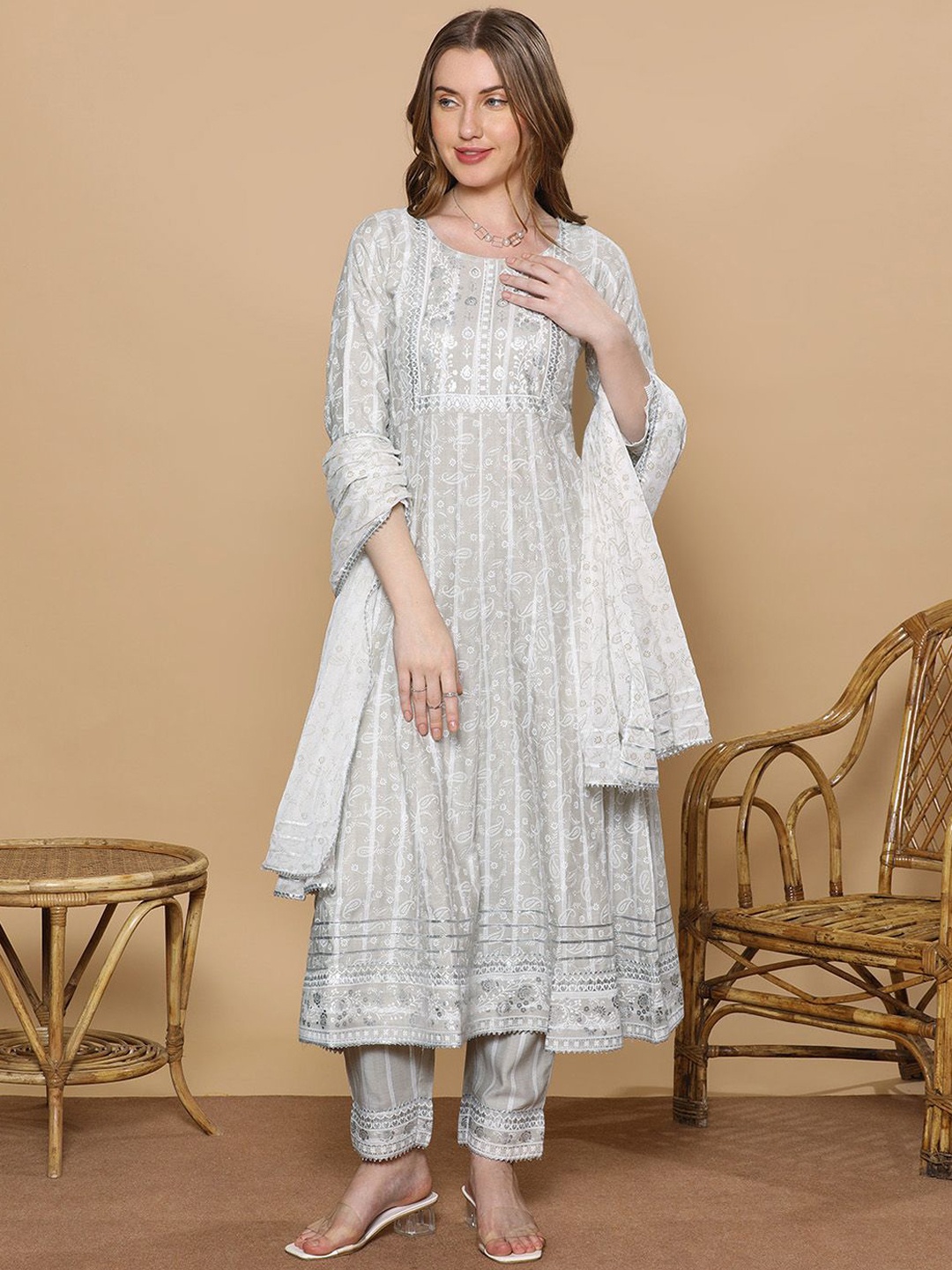 

DUMMY SHAPE Floral Printed A Line Kurta With Trousers & Dupatta, Green