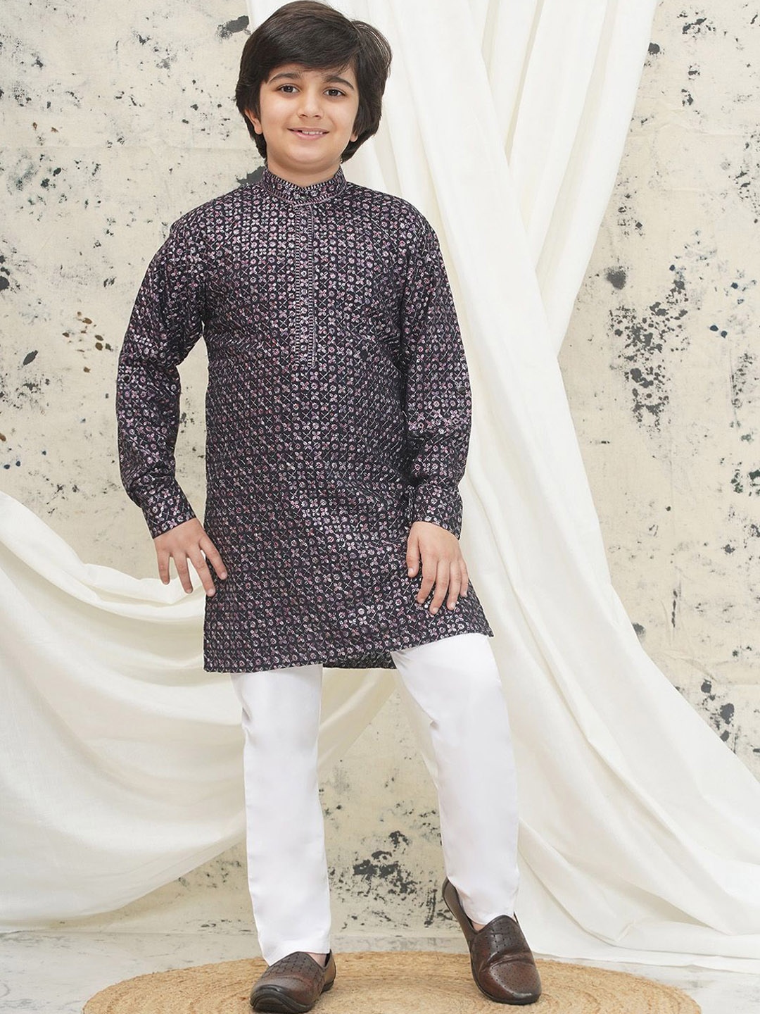 

Aj DEZInES Boys Floral Embroidered Regular Sequinned Kurta with Pyjamas, Purple