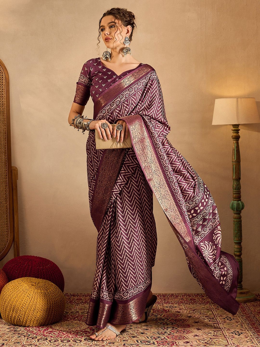 

Anouk Rustic Zari Silk Blend Sungudi Saree, Burgundy