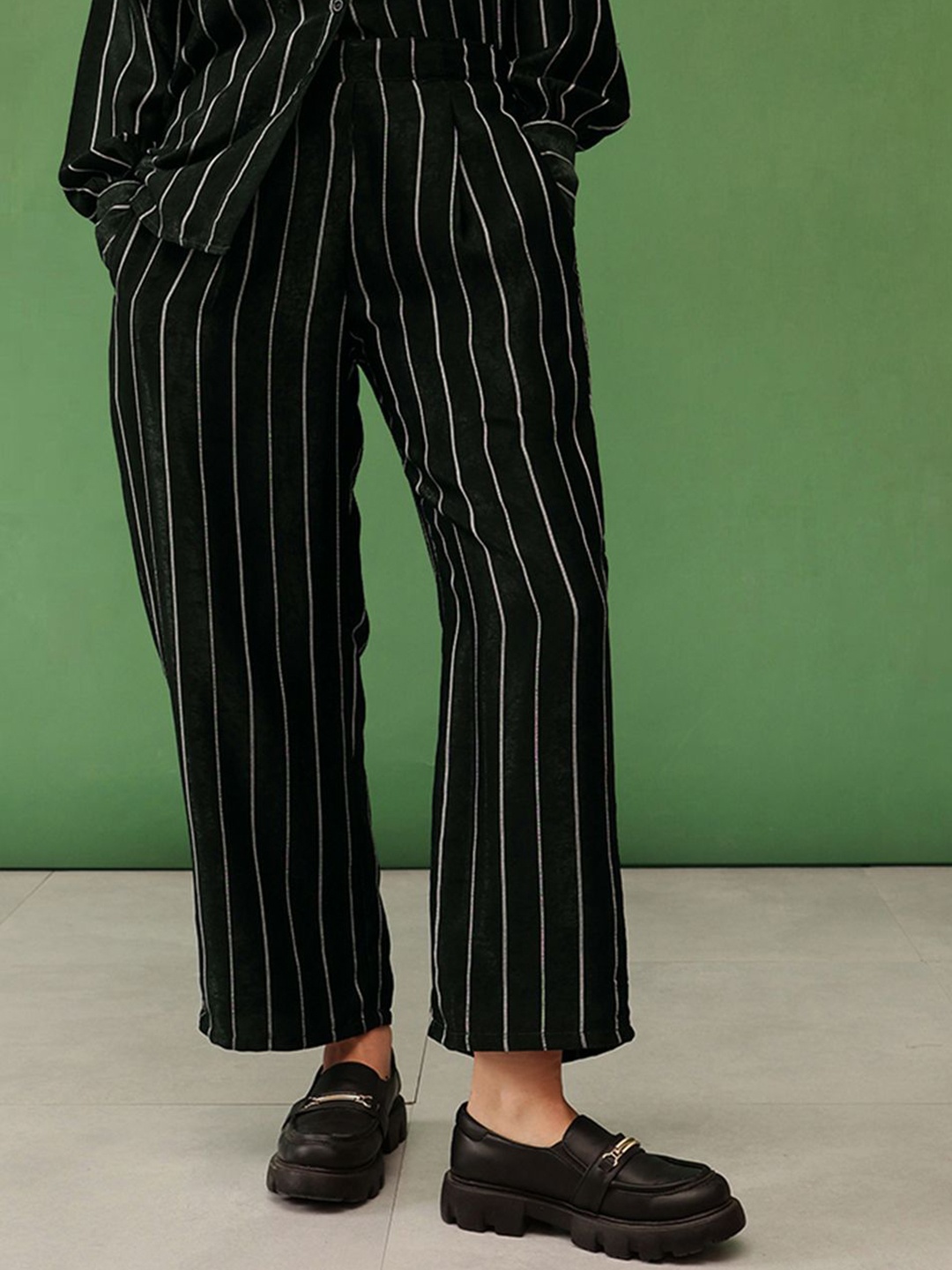 

The Roadster Lifestyle Co Striped Mid Rise Trousers, Green