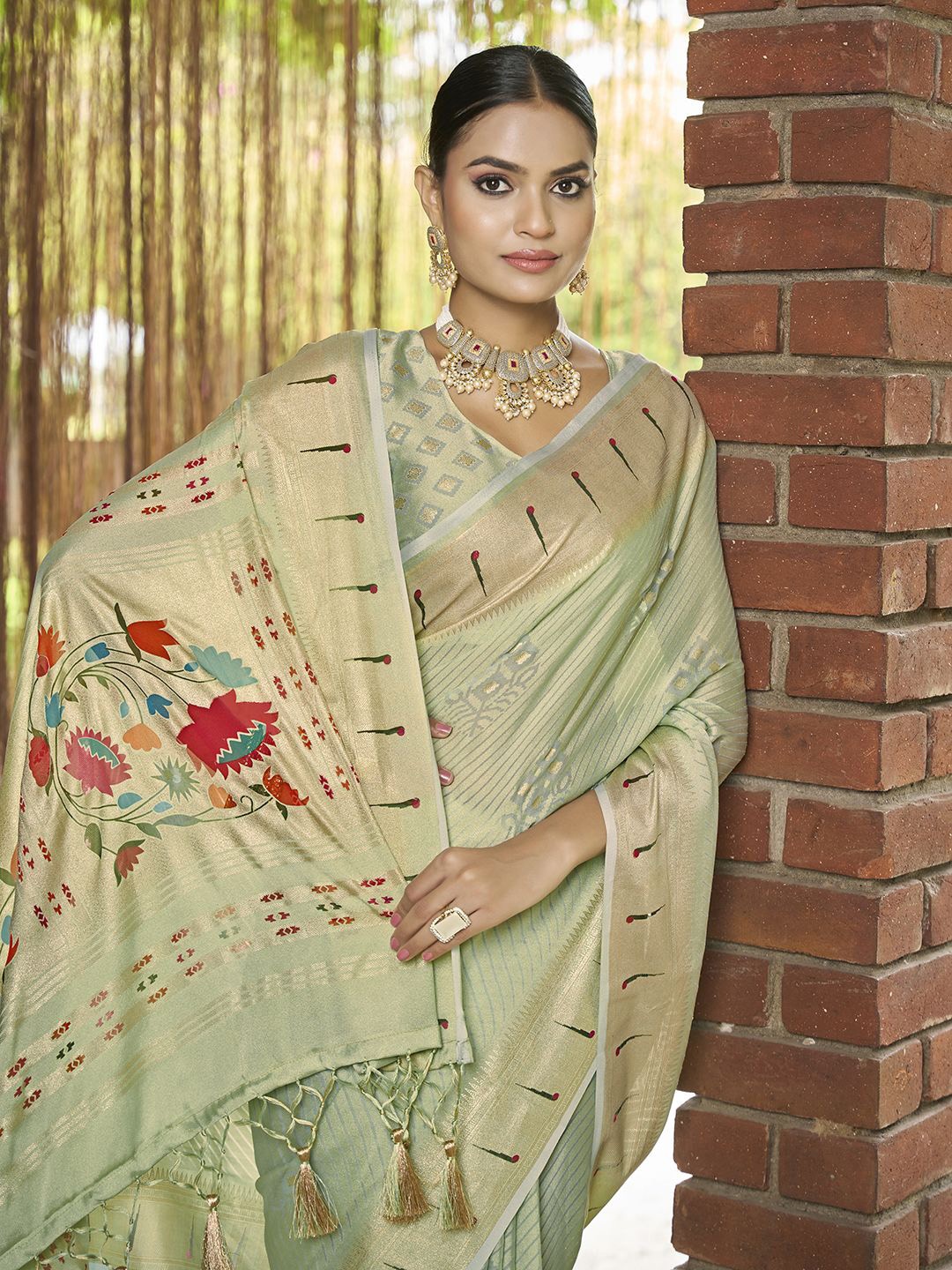 

Ishin Woven Design Zari Brasso Saree, Green