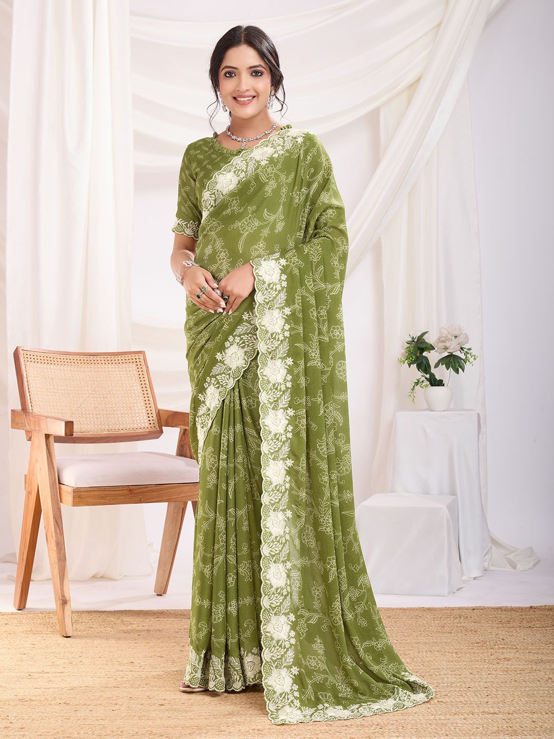 

Ishin Floral Poly Georgette Saree, Olive