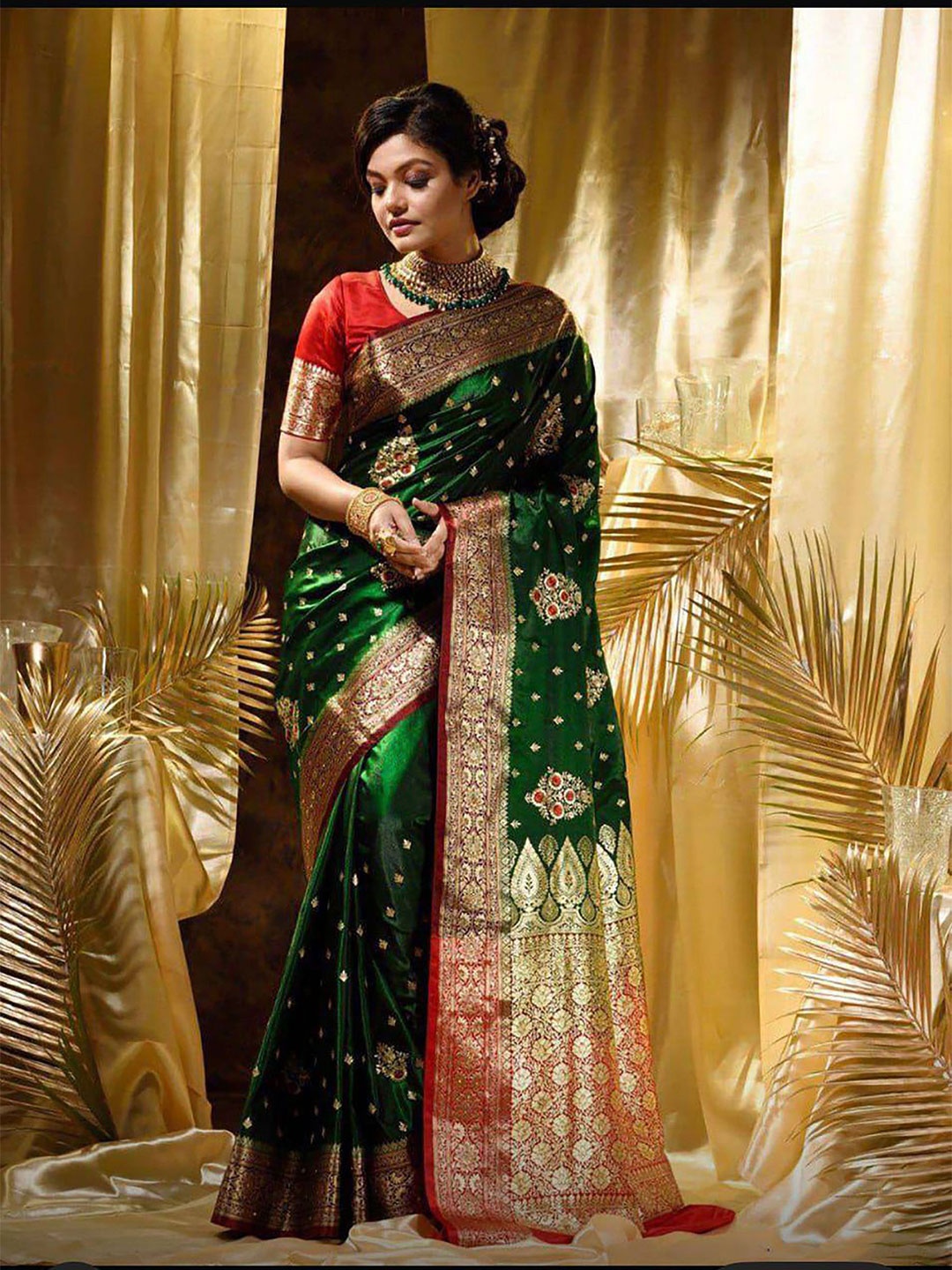

KALINI Woven Design Zari Silk Blend Banarasi Saree, Green
