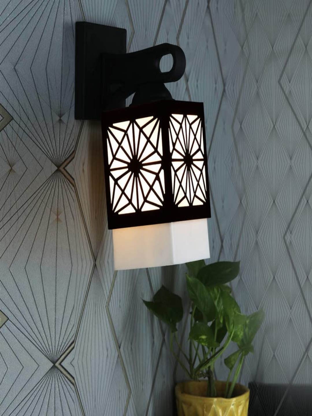 

Gojeeva Black & White Textured Wooden Rectangle Shaped Wall Lamp