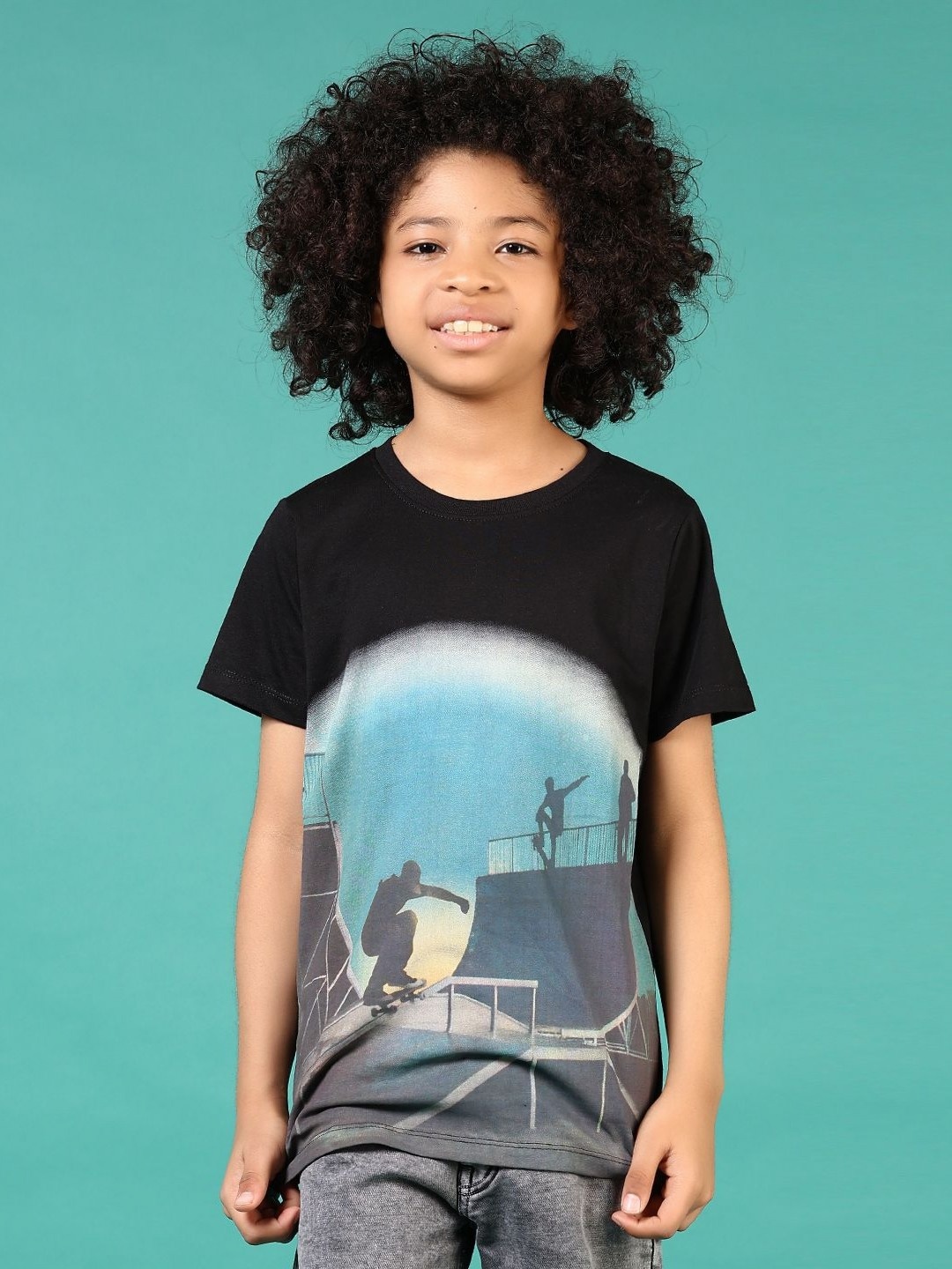 

V-Mart Boys Printed Applique T-shirt, Black