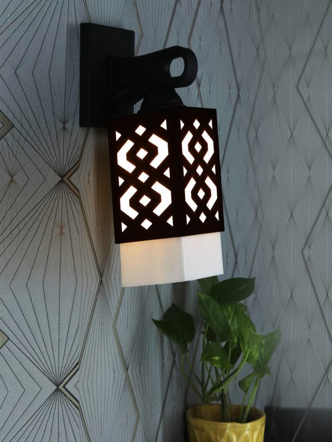 

Gojeeva Black & White Textured Square Shaped Wooden Wall Lamp